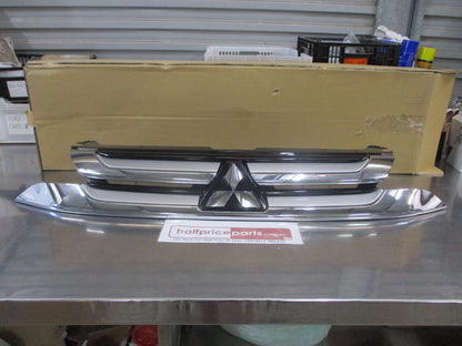 Mitsubishi Outlander Genuine Chrome Radiator Grille Assembly With Emblem New Part
