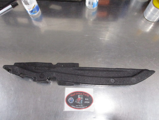 Hyundai Tucson Genuine Right Hand Front Door Insulator New Part