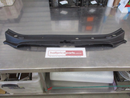 Kia Rondo Genuine Radiator Upper Radiator Support Trim Cover New Part