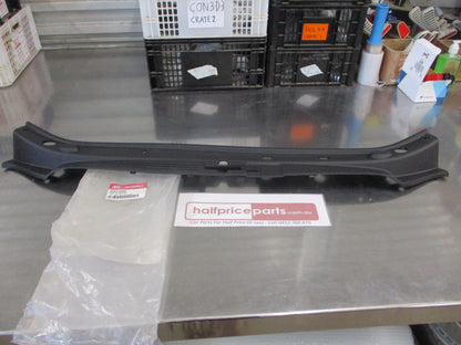 Kia Rondo Genuine Radiator Upper Radiator Support Trim Cover New Part