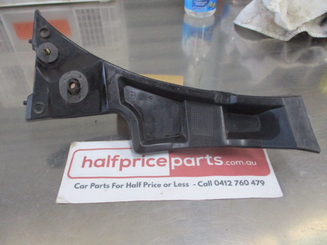 Ford Focus Genuine Left Hand Rear Bumper Bracket New Part