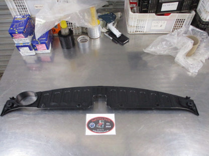 Kia Sorento Genuine Upper Radiator Grille Trim Cover New Part