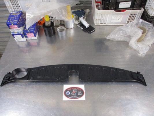 Kia Sorento Genuine Upper Radiator Grille Trim Cover New Part