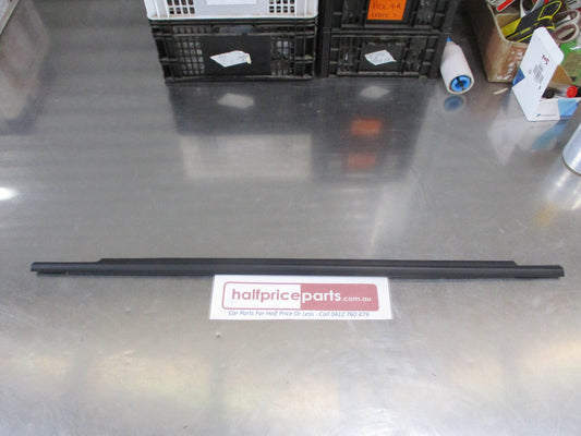 Kia Soul Genuine Right Hand Rear (Drivers) Belt Moulding Weatherstrip New Part