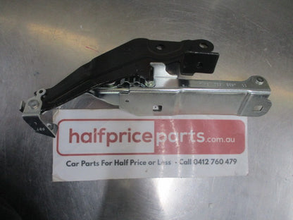 Ford Mustang CZG Genuine Left (Passengers Side) Bonnet Hinge New Part