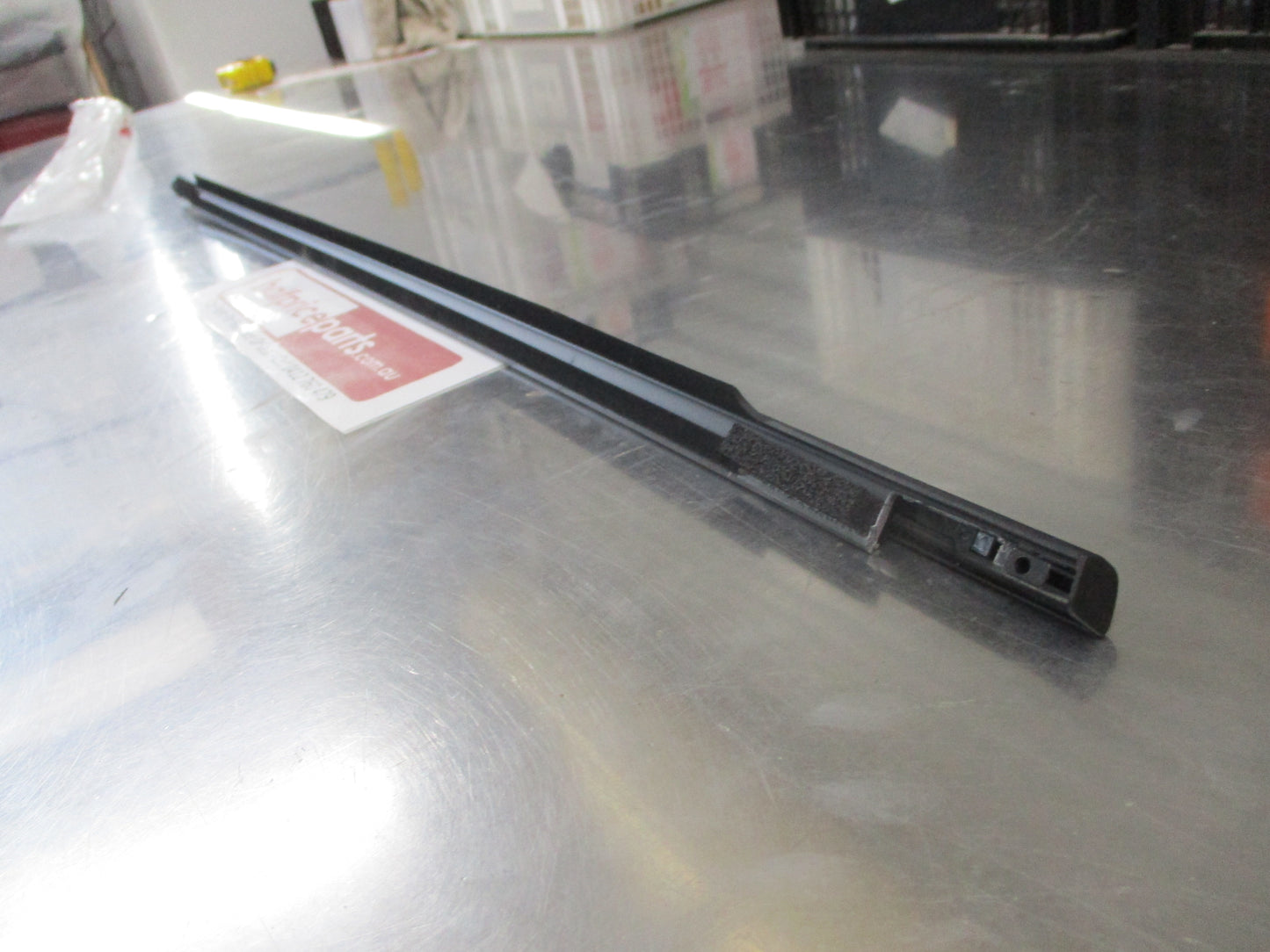 Kia Soul Genuine Right Hand Rear (Drivers) Belt Moulding Weatherstrip New Part
