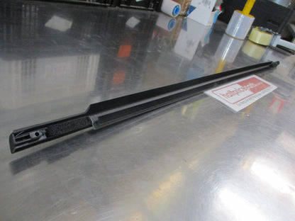 Kia Soul Genuine Right Hand Rear (Drivers) Belt Moulding Weatherstrip New Part