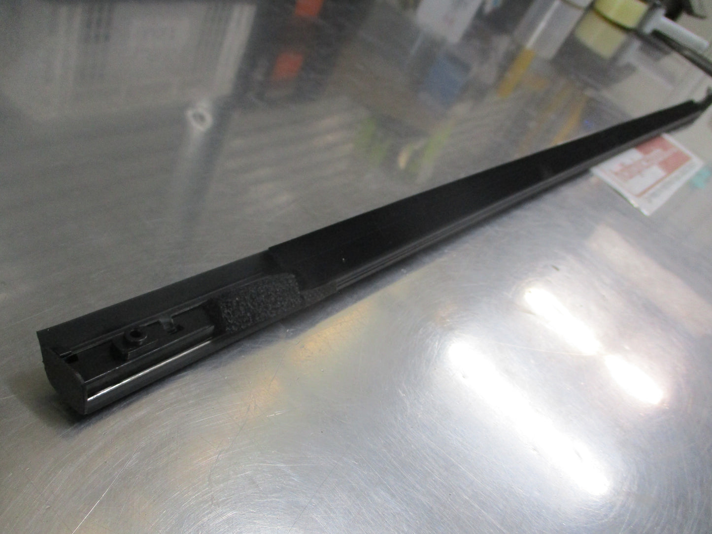 Kia Cerato Genuine Front Left Hand (Passengers) Side Weather Strip New Part