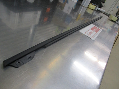 KIA Rio Genuine Front Right Door Moulding Weather Strip New Part