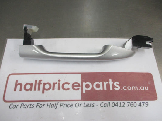 Honda CR-V/Civic Sedan/Coupe Genuine Right Hand Front Door Outer Handle (Silver) New Part