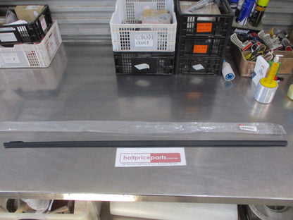 KIA Rio Genuine Left Hand Front Door Weather Strip Moulding New Part