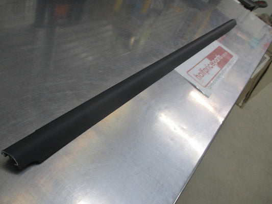 KIA Sportage Genuine Right Hand Front Door Weather Strip Moulding New Part
