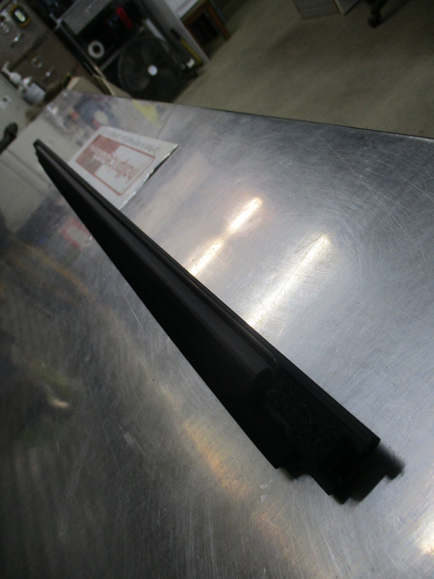KIA Sportage Genuine Right Hand Front Door Weather Strip Moulding New Part