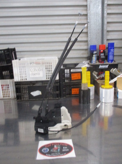 Hyundai Santa Fe Genuine Left Hand Front Door Lock Assembly New Part