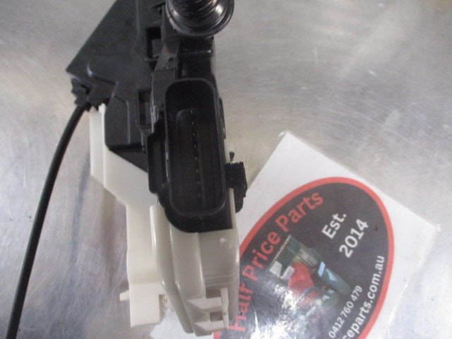 Hyundai Santa Fe Genuine Left Hand Front Door Lock Assembly New Part