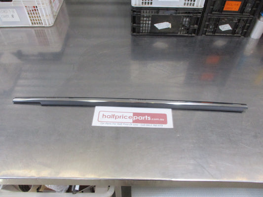 Mitsubishi Outlander Genuine Front Right Hand Window Belt Molding New Part