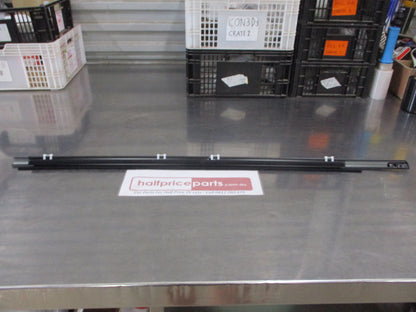 Mitsubishi Outlander Genuine Front Right Hand Window Belt Molding New Part