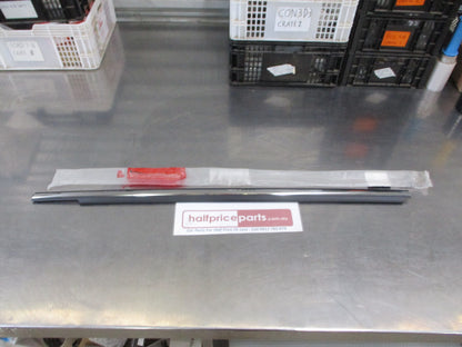 Mitsubishi Outlander Genuine Front Right Hand Window Belt Molding New Part