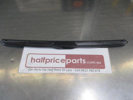 Kia Carnival/Optima/Sportage Genuine Front Passenger Side Wiper Blade Assembly New Part.