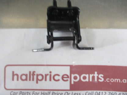 Honda CR-V/Civic 5 Door Coupe-Hatch-Sedan Genuine Left Hand Rear Door Lower Hinge New Part