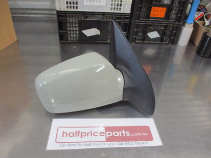 Kia Sorento Genuine Right Hand Outer Mirror Assembly Electric (Drivers With Scalp Unpainted) New Part