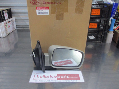 Kia Sorento Genuine Right Hand Outer Mirror Assembly Electric (Drivers With Scalp Unpainted) New Part