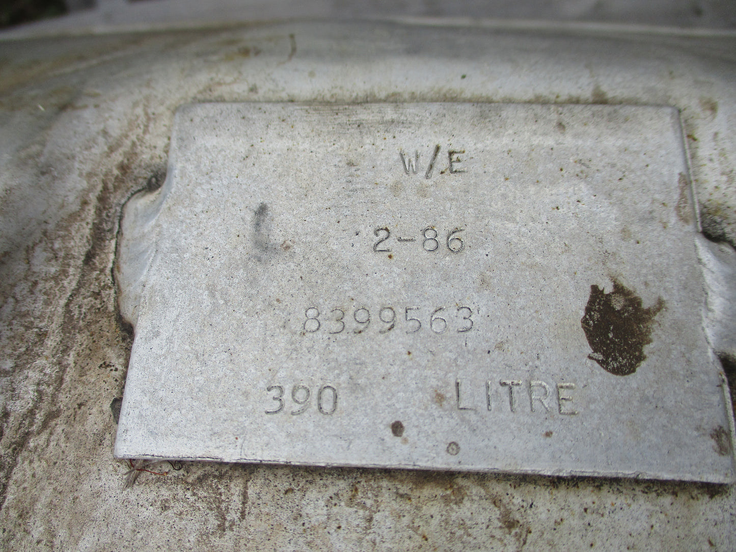 390 Liter Diesel Fuel Tank ExTruck Tank Has Dint Does Not Effect Use Doesn't Leak Used Part