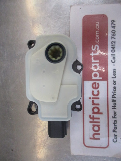 Ford Focus Genuine Cooling Fan Shutter Actuator New Part