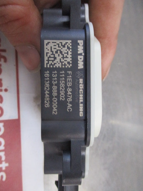 Ford Focus Genuine Cooling Fan Shutter Actuator New Part