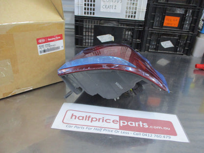 Kia Sorento Genuine Right Hand Rear Combination Tail Light Assembly New Part