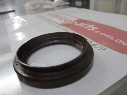 Toyota Landcruiser VDJ200/VDJ76/FZJ70 Genuine Front Crankshaft Seal New Part