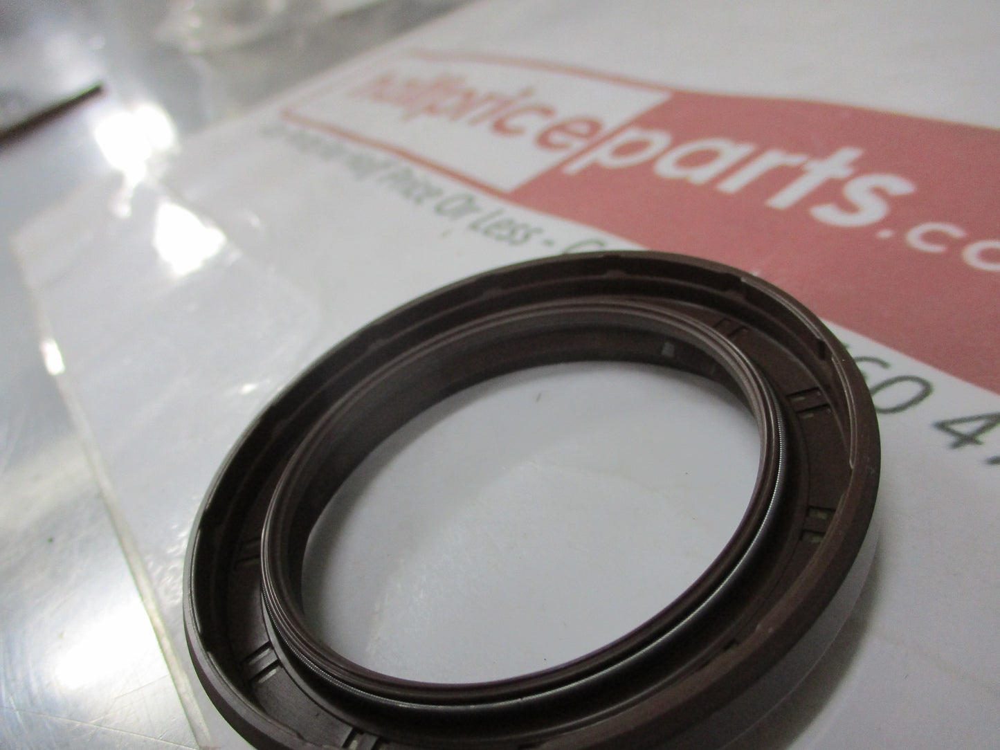 Toyota Landcruiser VDJ200/VDJ76/FZJ70 Genuine Front Crankshaft Seal New Part