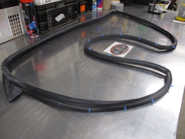 Hyundai i30 Genuine Right Hand Front Door Side Weather Strip New Part