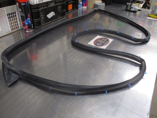 Hyundai i30 Genuine Right Hand Front Door Side Weather Strip New Part
