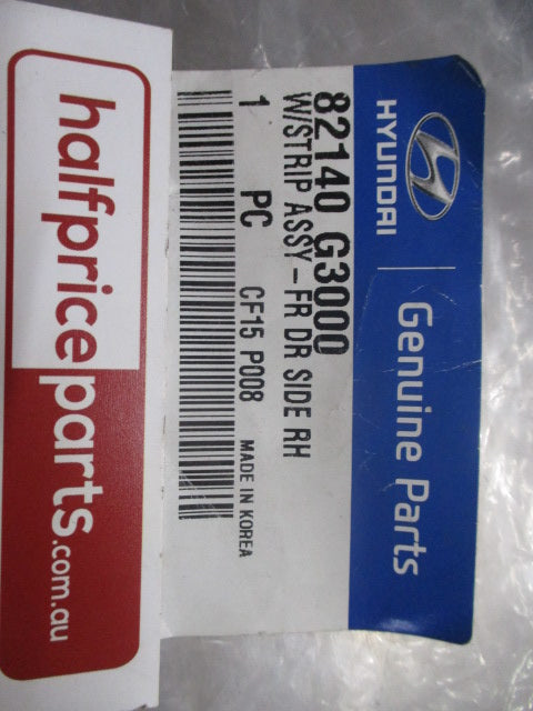 Hyundai i30 Genuine Right Hand Front Door Side Weather Strip New Part
