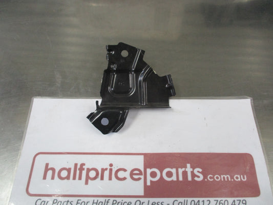 Holden Cruze J400 Genuine Right Hand Upper Front Guard Bracket New Part