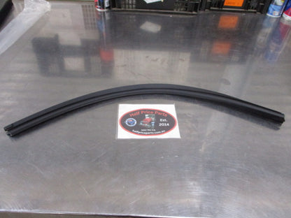 Hyundai Tucson Genuine Left Hand Rear Door Window Belt Weather Strip New Part