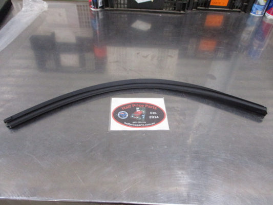 Hyundai Tucson Genuine Left Hand Rear Door Window Belt Weather Strip New Part