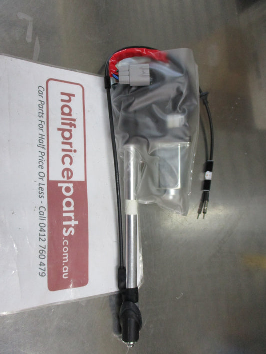 Toyota Landcruiser VX 100/105 Series Genuine Power Antenna Assembly New Part