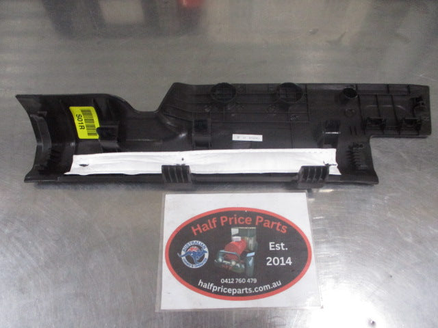 Hyundai Santa Fe Genuine Right Hand Rear Step Plate Trim New Part