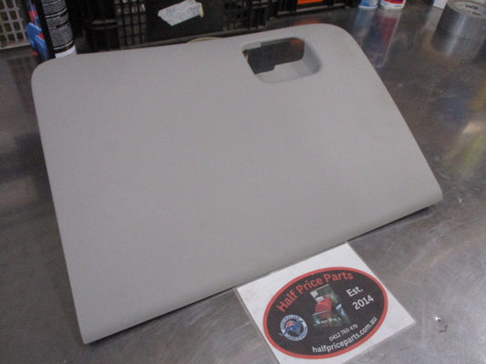 Hyundai Trajet Genuine Front Glove Box Lid Cover Trim New Part