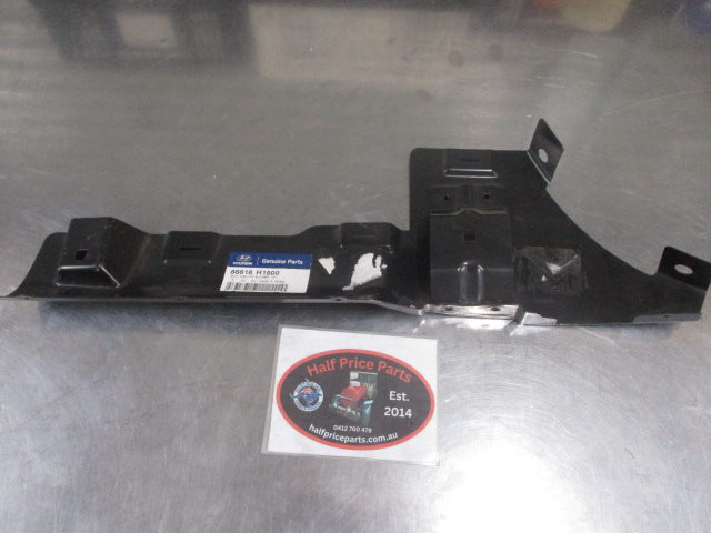 Hyundai Terracan Genuine Right Hand Rear Bumper Mount New Part