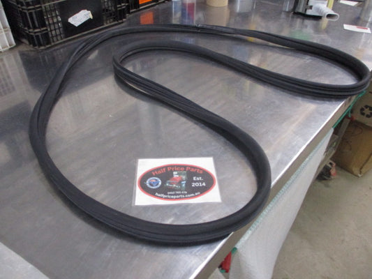 Hyundai Santa Fe Genuine Left Hand Front Weather Strip Body New Part
