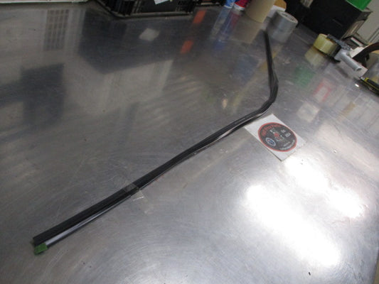 Hyundai Santa Fe Genuine Front Upper Windscreen Moulding New Part
