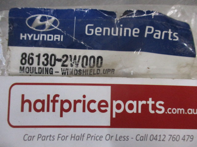 Hyundai Santa Fe Genuine Front Upper Windscreen Moulding New Part