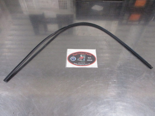 Hyundai Excel Genuine Front Upper Windscreen Moulding New Part