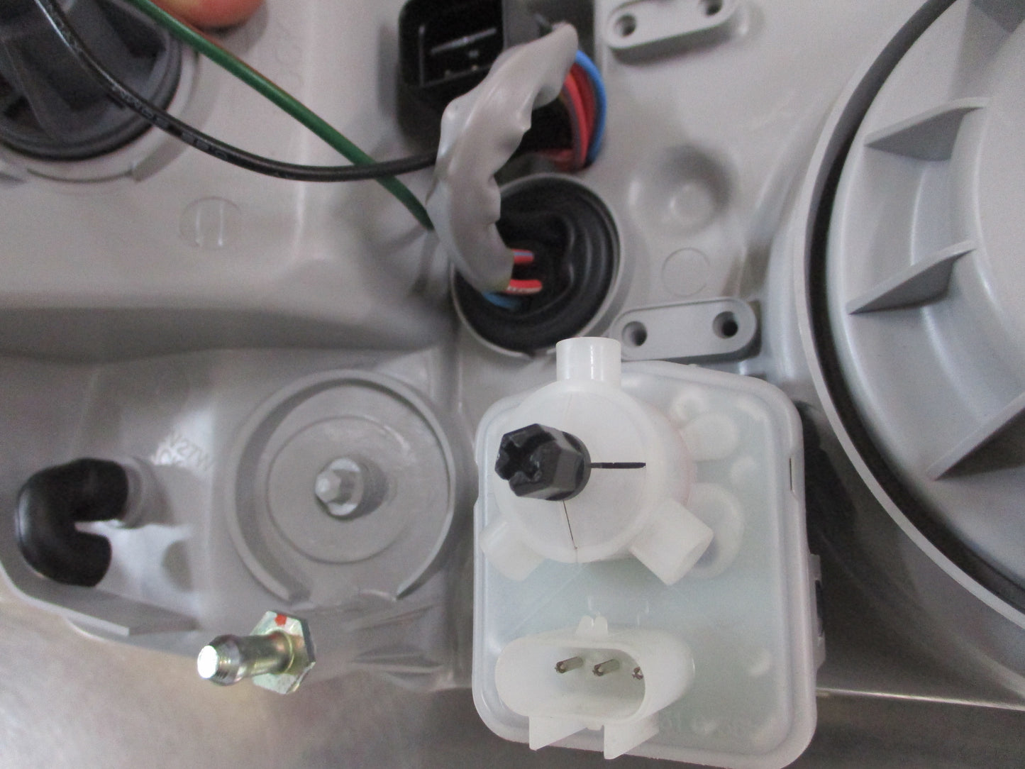 Kia Carnival Genuine Left Hand Headlight Assembly New Part