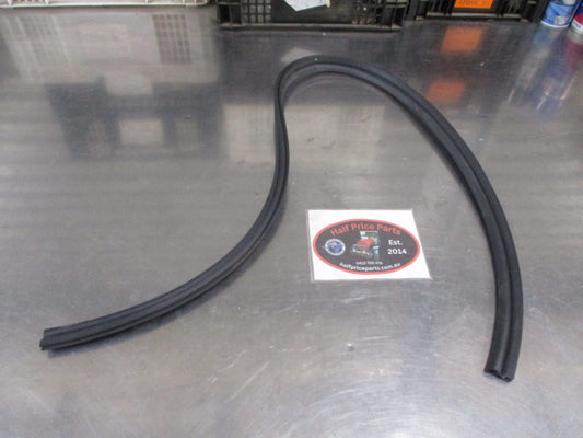 Hyundai Elantra Genuine Bonnet Weather Strip Seal Rubber New Part