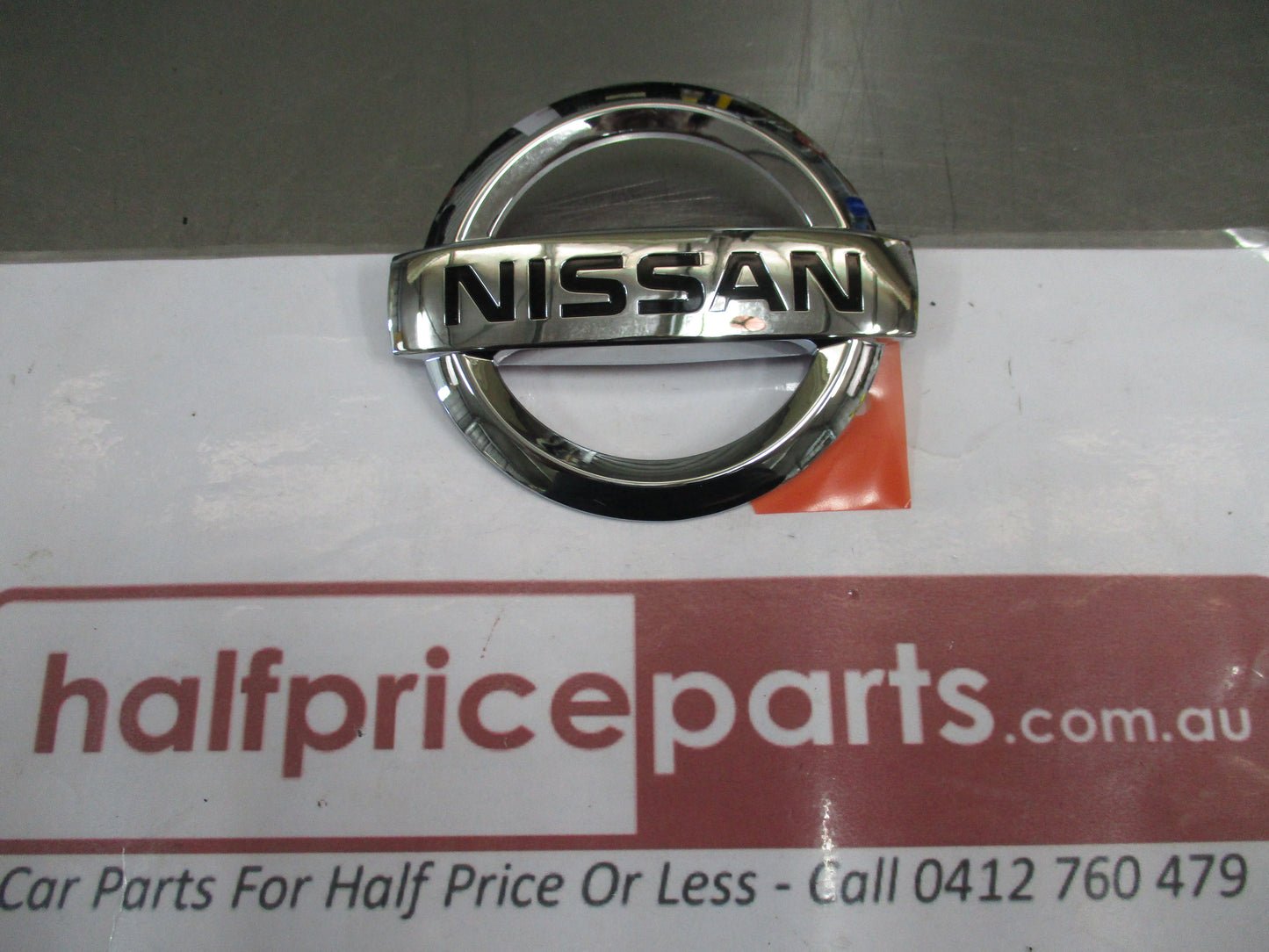 Nissan Cube Genuine Front Grille Emblem New Part