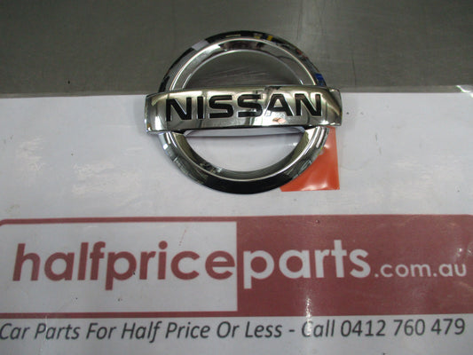 Nissan Cube Genuine Front Grille Emblem New Part